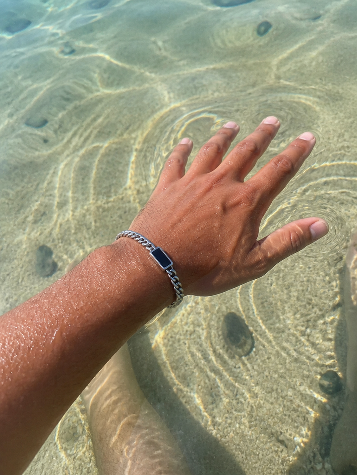 BRACELET CUBAIN porté baignade — BRISANT