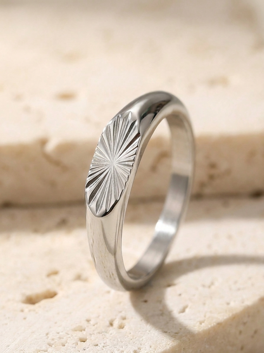 LE LEVANT macro gravure soleil — BRISANT